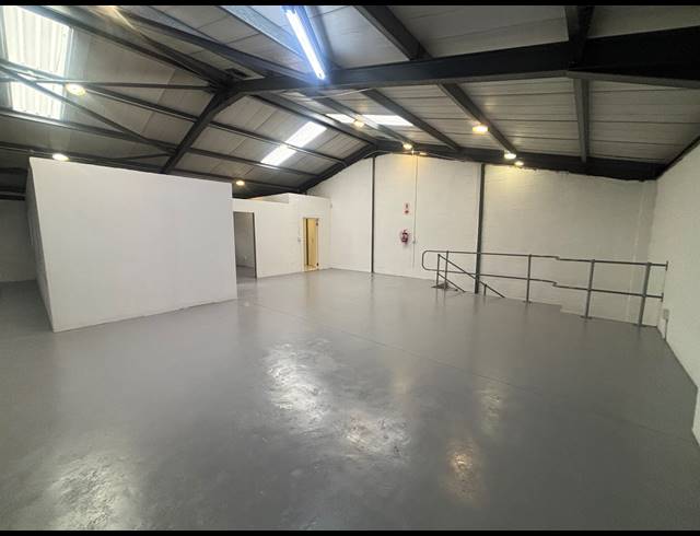 420M² WAREHOUSE TO LET IN EPPING INDUSTRIAL